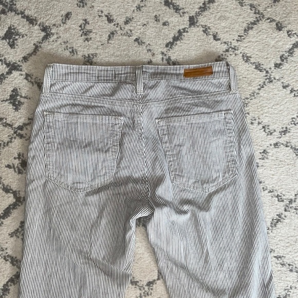 AG Jodi High Rise Cropped Flare in Canyon Striped Grey Jeans. 26 - Picture 4 of 11